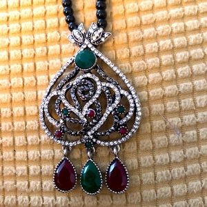 Vintage jeweled tone pendant necklace